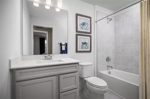 Bath - 651 Reader Ln, Debary, FL 32713 photo 2 of 2