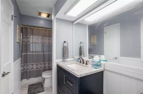 Bath - 3711 E Turquoise Dr, Hernando, FL 34442 photo 3 of 4