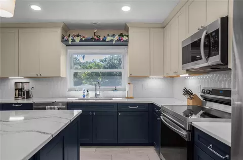 Kitchen - 3711 E Turquoise Dr, Hernando, FL 34442 photo 6 of 6
