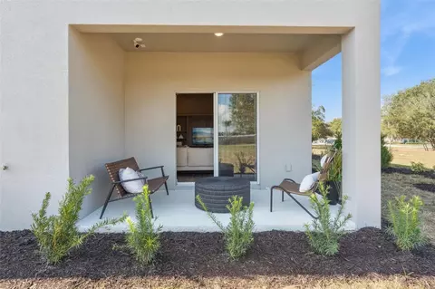 Exterior - 2303 Red Pine Ct, Eustis, FL 32726 photo 2 of 2