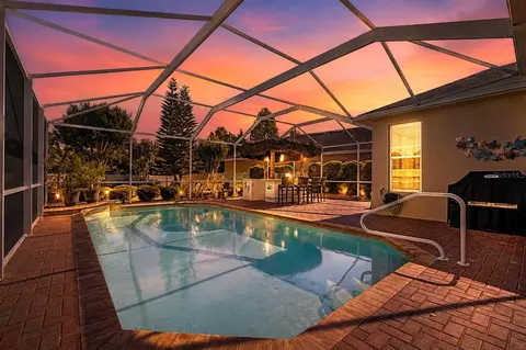 Exterior - 1016 Ketzal Dr, Trinity, FL 34655 photo 2 of 9