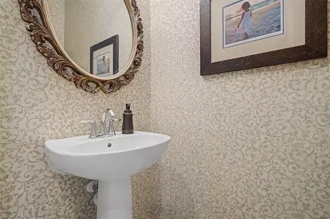 Bath - 1016 Ketzal Dr, Trinity, FL 34655 photo 5 of 5