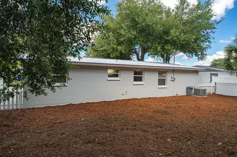 Exterior - 2187 Dixie Garden Loop, Holiday, FL 34690 photo 4 of 6