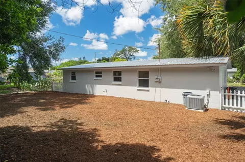 Exterior - 2187 Dixie Garden Loop, Holiday, FL 34690 photo 3 of 6