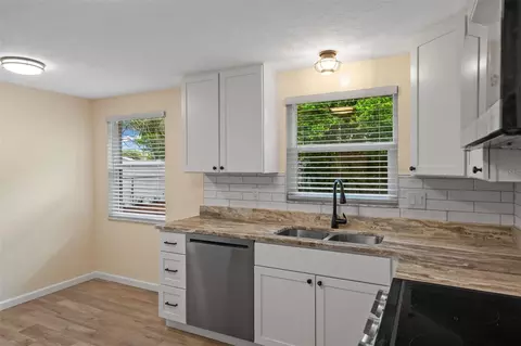 Kitchen - 2187 Dixie Garden Loop, Holiday, FL 34690 photo 5 of 6