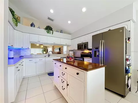 Kitchen - 1017 Sweet Jasmine Dr, Trinity, FL 34655 photo 3 of 6
