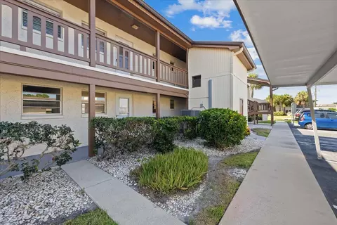 5154 Turquoise Ln #106, New Port Richey, FL 34652