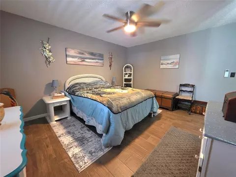 Bedroom - 9040 Bay Dr, Spring Hill, FL 34606 photo 4 of 7