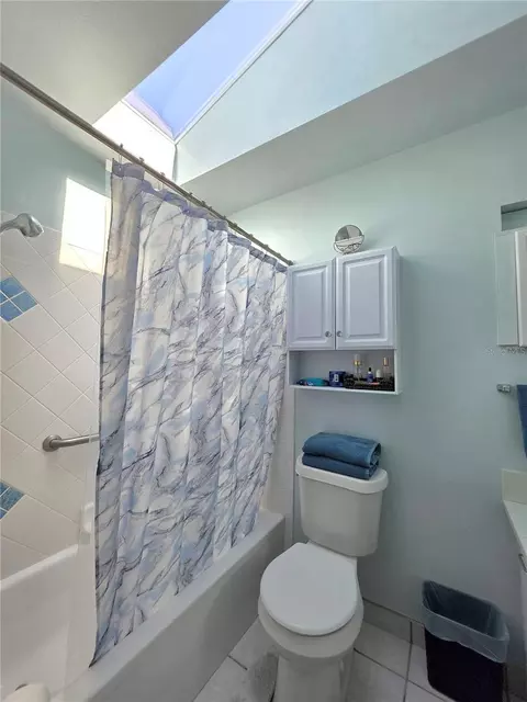 Bath - 9040 Bay Dr, Spring Hill, FL 34606 photo 4 of 4