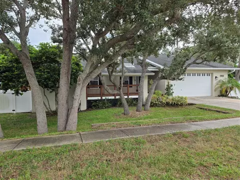 1033 Rosetree Ln, Tarpon Springs, FL 34689