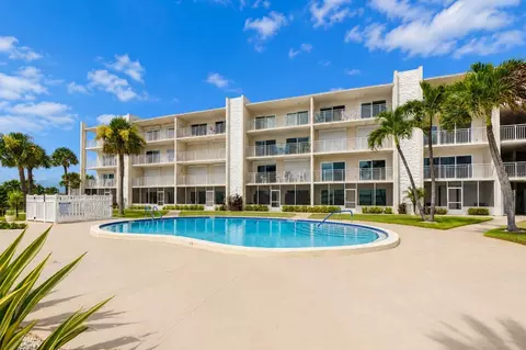 200 1st Ave #207, Saint Pete Beach, FL 33706
