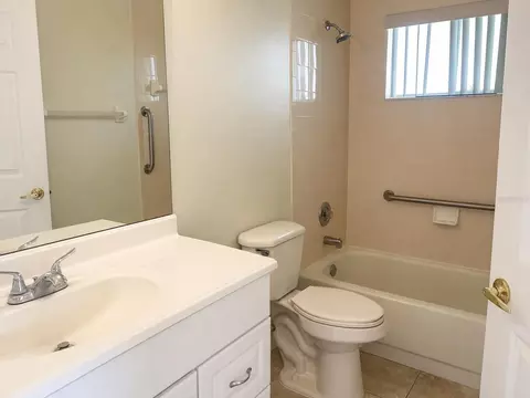 Bath - Undisclosed, Ocala, FL 34476 photo 4 of 5