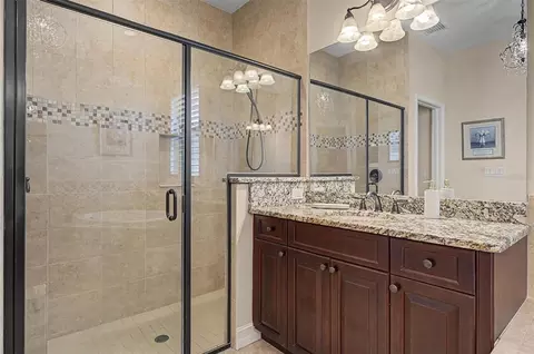 Bath - 1045 Maza Pl, Trinity, FL 34655 photo 3 of 4