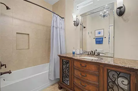 Bath - 1045 Maza Pl, Trinity, FL 34655 photo 4 of 4