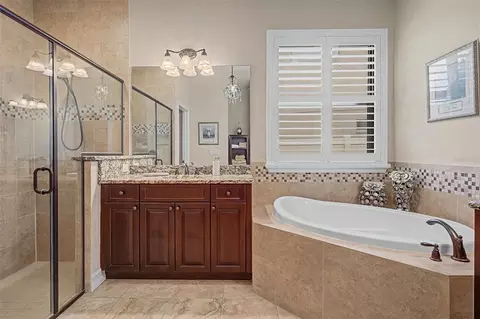 Bath - 1045 Maza Pl, Trinity, FL 34655 photo 2 of 4