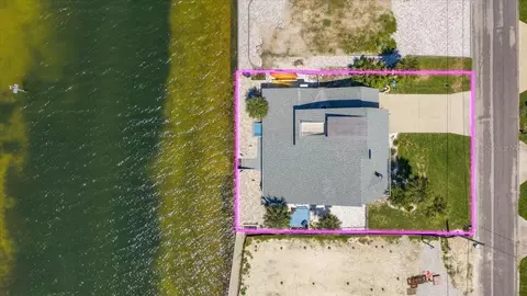 View/Area - 3200 Gulf Winds Cir, Hernando Beach, FL 34607 photo 4 of 19