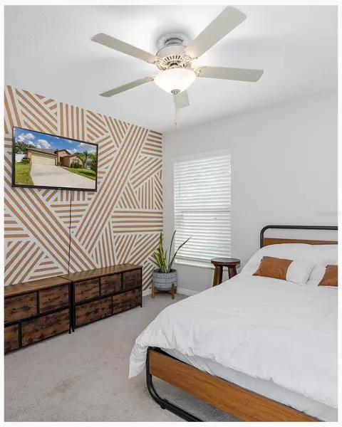 Bedroom - 518 Argyll Dr, Spring Hill, FL 34609 photo 8 of 11