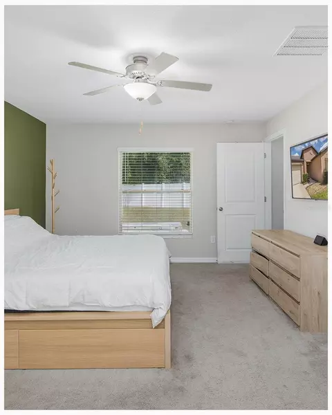 Bedroom - 518 Argyll Dr, Spring Hill, FL 34609 photo 4 of 11