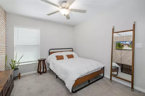 Bedroom - 518 Argyll Dr, Spring Hill, FL 34609 photo 7 of 11