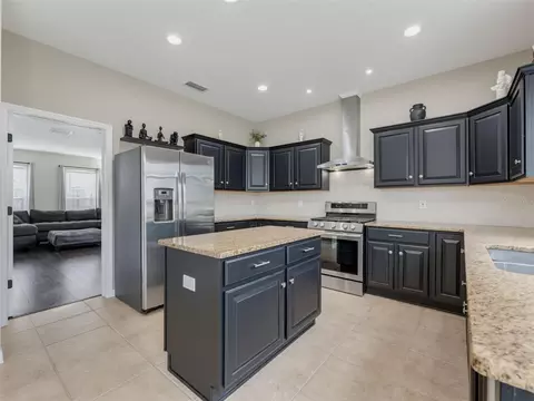 Kitchen - 1900 Cardamon Dr, Trinity, FL 34655 photo 3 of 10
