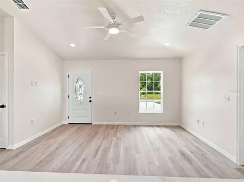 Living - 7209 Apache Trl, Spring Hill, FL 34606 photo 2 of 4