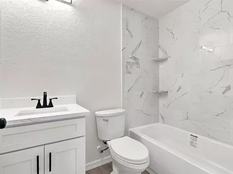 Bath - 7209 Apache Trl, Spring Hill, FL 34606 photo 2 of 2