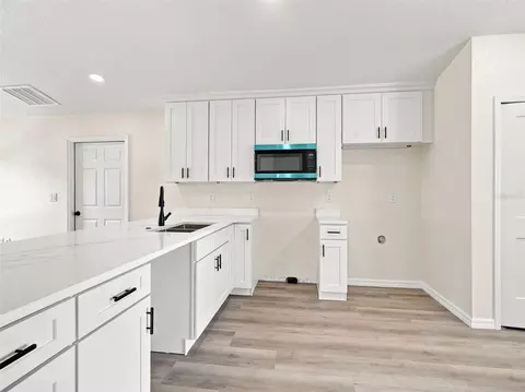 Kitchen - 7209 Apache Trl, Spring Hill, FL 34606 photo 5 of 5