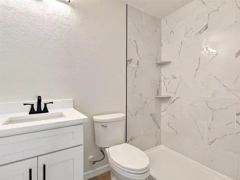 Bath - 7209 Apache Trl, Spring Hill, FL 34606 photo 1 of 2