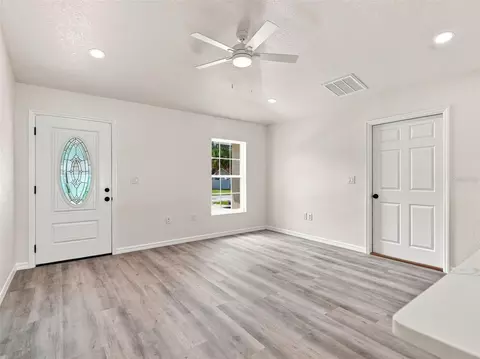 Living - 7209 Apache Trl, Spring Hill, FL 34606 photo 3 of 4