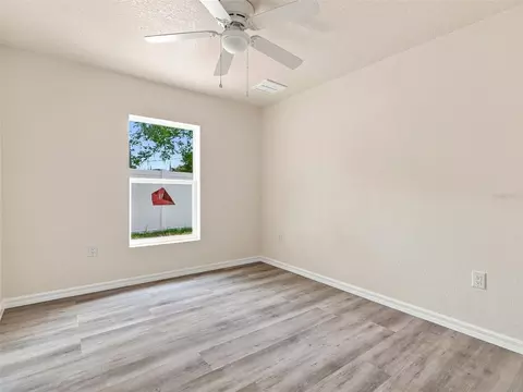Bedroom - 7209 Apache Trl, Spring Hill, FL 34606 photo 7 of 9