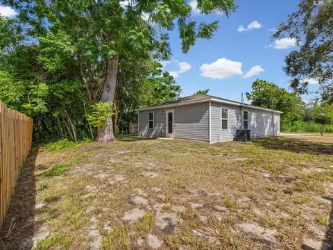Exterior - 7454 Mohawk Trl, Spring Hill, FL 34606 photo 2 of 3