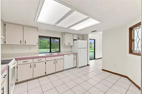 Kitchen - 15125 Willowood Ln, Spring Hill, FL 34604 photo 4 of 5