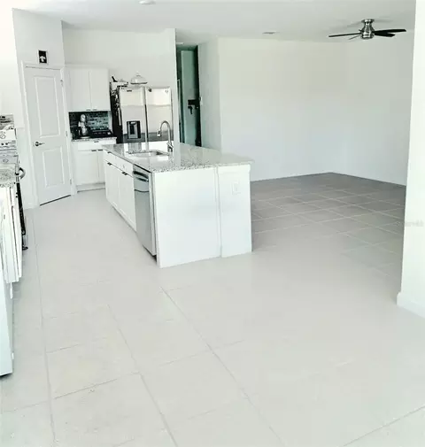 Kitchen - 409 Conway Ave, Saint Cloud, FL 34771 photo 2 of 3