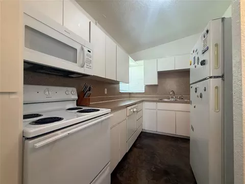 Kitchen - 6415 Elder St, Spring Hill, FL 34606 photo 1 of 2