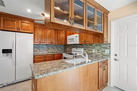 Kitchen - 6090 Elcona Ct, Spring Hill, FL 34606 photo 5 of 5