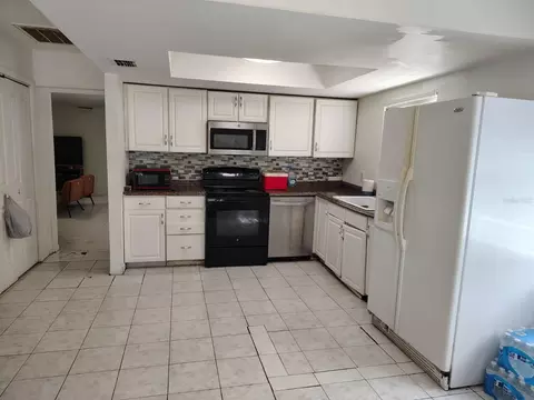 Kitchen - 1208 S Taylor Rd, Seffner, FL 33584 photo 5 of 5