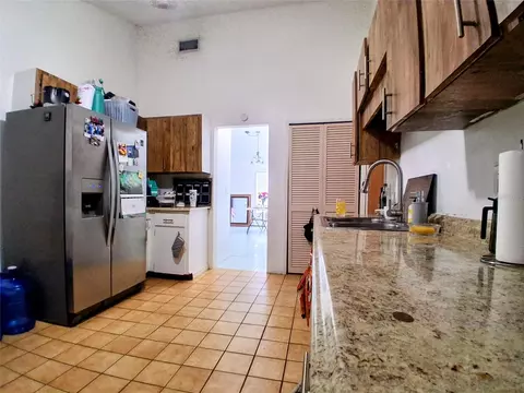 Kitchen - 1208 S Taylor Rd, Seffner, FL 33584 photo 2 of 5