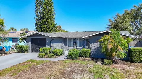 7305 San Carlos Dr, Port Richey, FL 34668