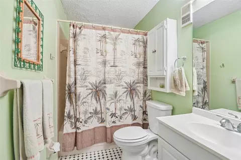 Bath - 6413 River Lodge Ln, Weeki Wachee, FL 34607 photo 1 of 3