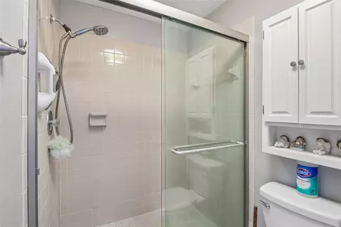 Bath - 6413 River Lodge Ln, Weeki Wachee, FL 34607 photo 3 of 3