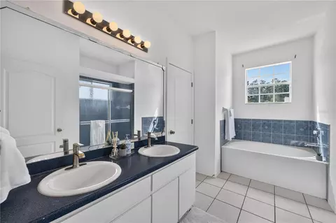 Bath - 6476 Larry Ave, Webster, FL 33597 photo 1 of 5