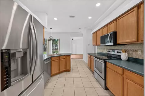 Kitchen - 6476 Larry Ave, Webster, FL 33597 photo 6 of 6