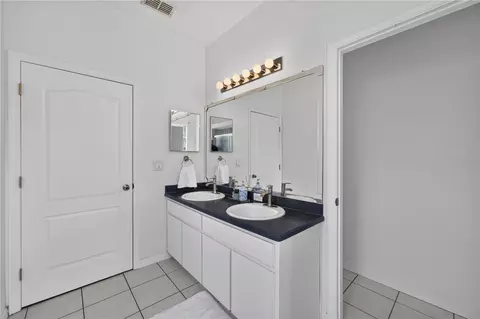 Bath - 6476 Larry Ave, Webster, FL 33597 photo 2 of 5