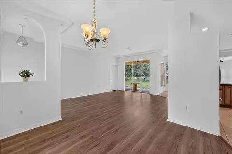 Living - 6476 Larry Ave, Webster, FL 33597 photo 7 of 11