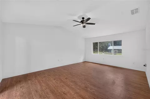 Living - 6476 Larry Ave, Webster, FL 33597 photo 10 of 11