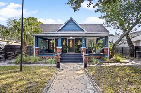 517 8th St N, Saint Petersburg, FL 33701