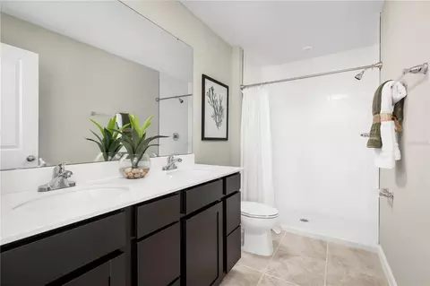 Bath - 314 Biltmore Blvd, Dundee, FL 33838 photo 1 of 2
