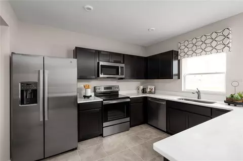 Kitchen - 314 Biltmore Blvd, Dundee, FL 33838 photo 2 of 2
