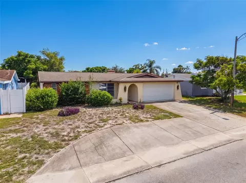9916 Lake Chrise Ln, Port Richey, FL 34668
