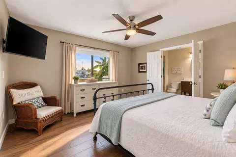 Bedroom - 4108 Daisy Dr, Hernando Beach, FL 34607 photo 2 of 5